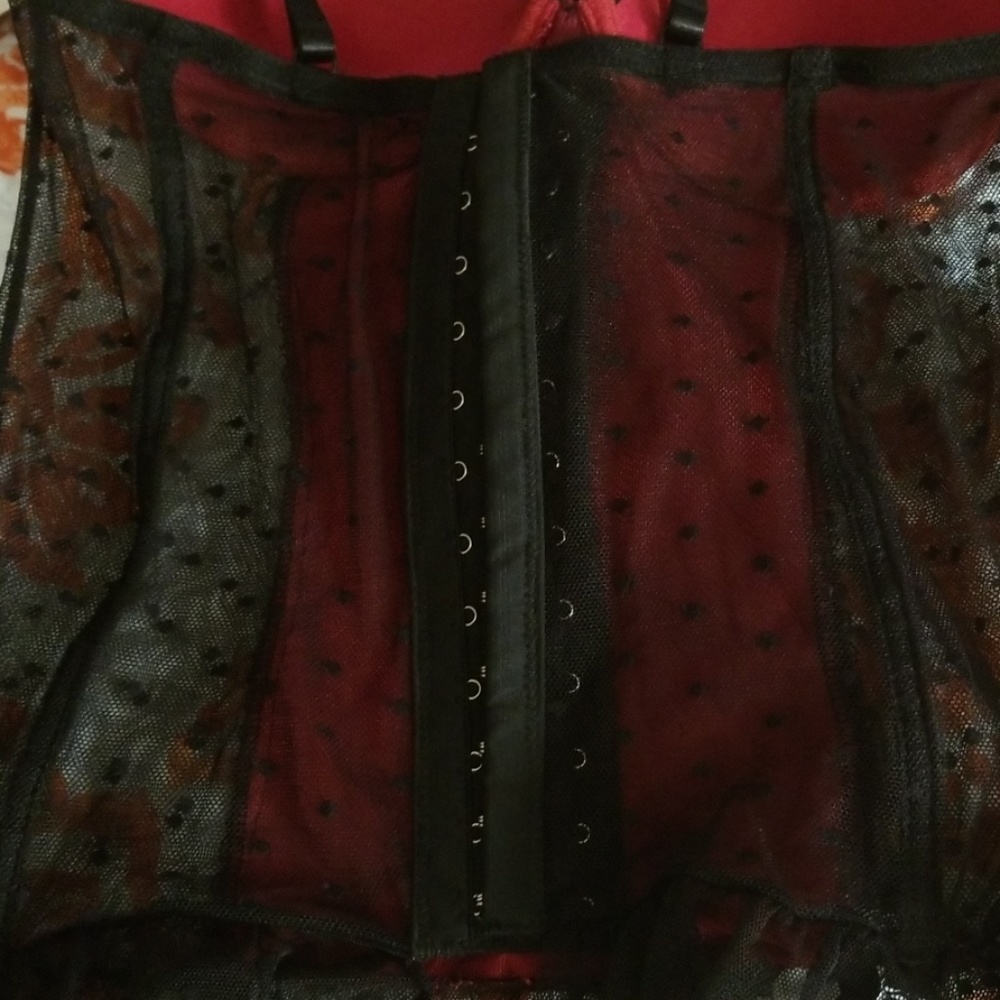 Negligee - Picture 3 of 3